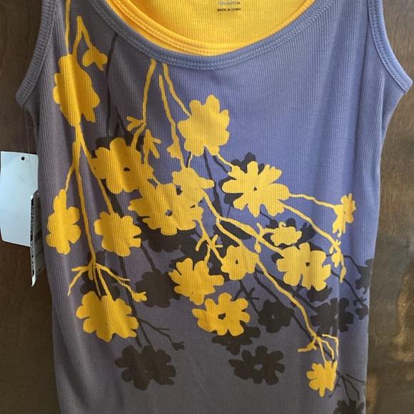 Tank Tops (2). Size Small - Picture 3 of 7